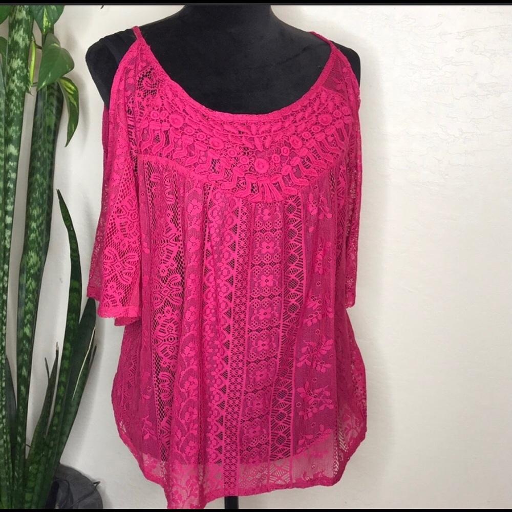 Cold shoulder lace top